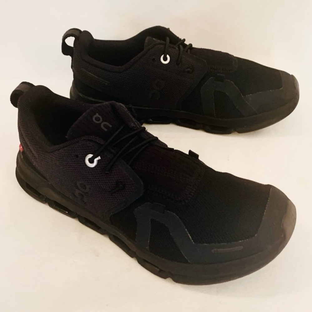ON CLOUD SKY Running shoes